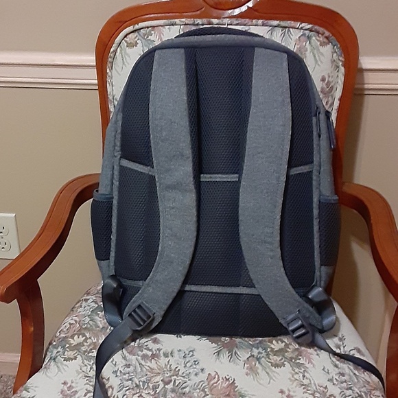 Vera Bradley Grand Reactive Heather Gray Backpack - Picture 4 of 13